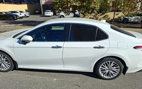 Toyota Camry, 2018 год, 2 600 000 рублей, 5 фотография
