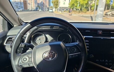 Toyota Camry, 2018 год, 2 600 000 рублей, 7 фотография