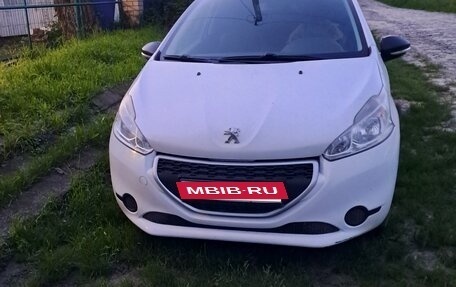 Peugeot 208 II, 2013 год, 570 000 рублей, 2 фотография