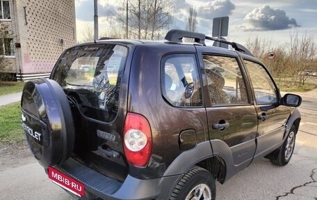 Chevrolet Niva I рестайлинг, 2010 год, 285 000 рублей, 3 фотография