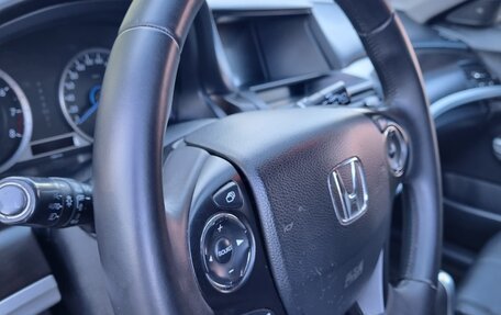 Honda Crosstour I рестайлинг, 2013 год, 1 800 000 рублей, 11 фотография