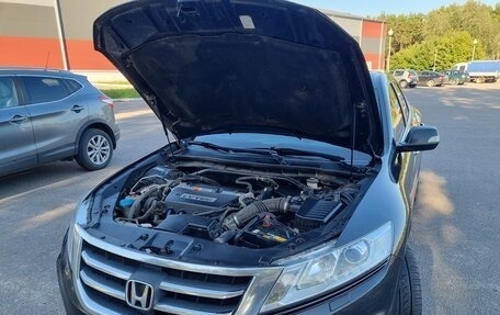 Honda Crosstour I рестайлинг, 2013 год, 1 800 000 рублей, 24 фотография