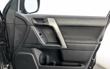 Toyota Land Cruiser Prado 150 рестайлинг 2, 2021 год, 4 720 000 рублей, 26 фотография