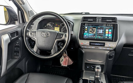 Toyota Land Cruiser Prado 150 рестайлинг 2, 2021 год, 4 720 000 рублей, 29 фотография