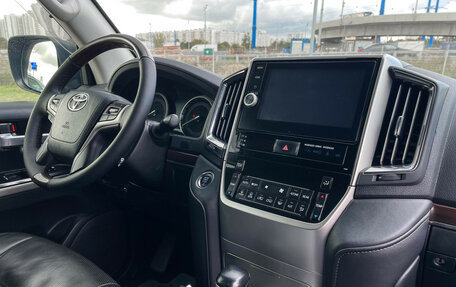 Toyota Land Cruiser 200, 2017 год, 5 947 000 рублей, 9 фотография
