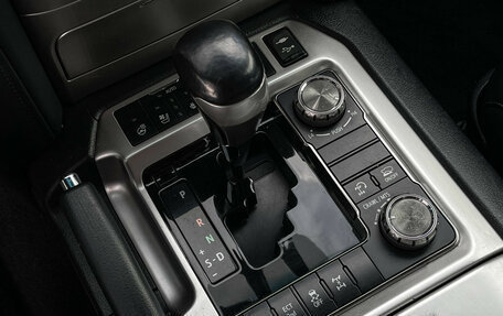 Toyota Land Cruiser 200, 2017 год, 5 947 000 рублей, 14 фотография