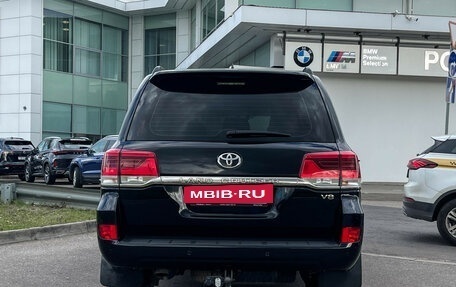 Toyota Land Cruiser 200, 2017 год, 5 947 000 рублей, 6 фотография