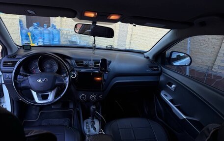 KIA Rio III рестайлинг, 2013 год, 820 000 рублей, 6 фотография