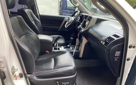 Toyota Land Cruiser Prado 150 рестайлинг 2, 2011 год, 2 950 000 рублей, 13 фотография