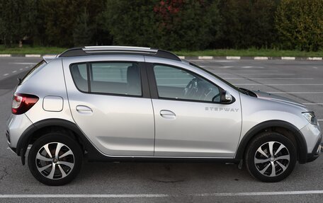 Renault Sandero II рестайлинг, 2020 год, 1 400 000 рублей, 3 фотография
