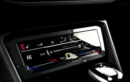 Volkswagen Tiguan II, 2021 год, 3 150 000 рублей, 25 фотография