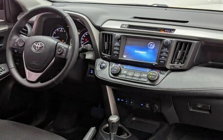 Toyota RAV4, 2017 год, 2 100 000 рублей, 11 фотография