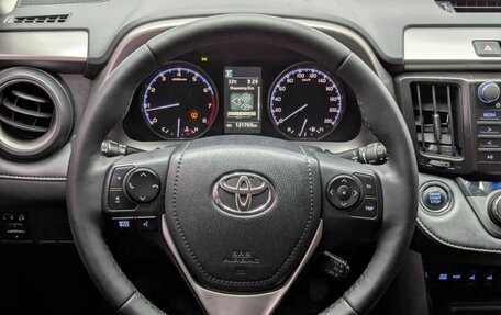 Toyota RAV4, 2017 год, 2 100 000 рублей, 12 фотография