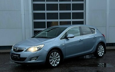 Opel Astra J, 2011 год, 620 000 рублей, 1 фотография