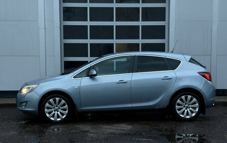 Opel Astra J, 2011 год, 620 000 рублей, 2 фотография