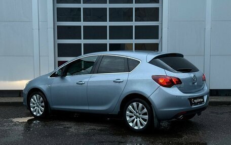 Opel Astra J, 2011 год, 620 000 рублей, 3 фотография