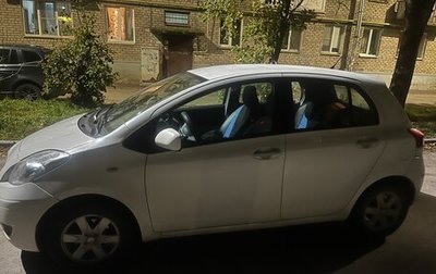 Toyota Yaris III рестайлинг, 2010 год, 450 000 рублей, 1 фотография