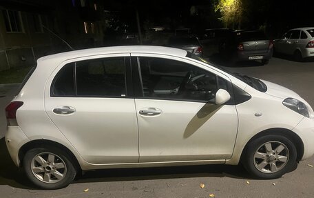 Toyota Yaris III рестайлинг, 2010 год, 450 000 рублей, 3 фотография