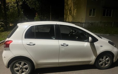 Toyota Yaris III рестайлинг, 2010 год, 450 000 рублей, 5 фотография
