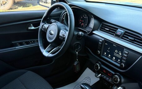 KIA Rio IV, 2018 год, 1 650 000 рублей, 15 фотография