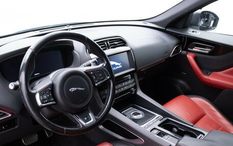 Jaguar F-Pace, 2018 год, 2 620 000 рублей, 9 фотография