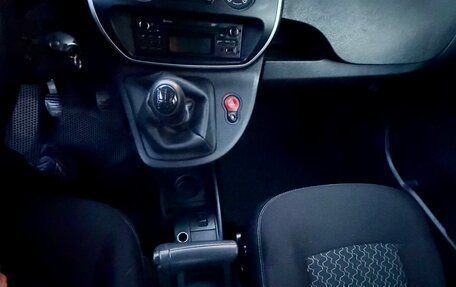 Renault Kangoo II рестайлинг, 2015 год, 1 300 000 рублей, 17 фотография