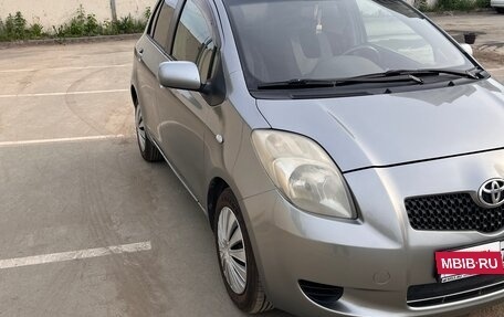 Toyota Yaris III рестайлинг, 2007 год, 530 000 рублей, 3 фотография