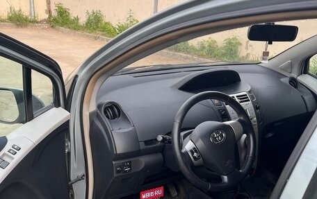 Toyota Yaris III рестайлинг, 2007 год, 530 000 рублей, 9 фотография