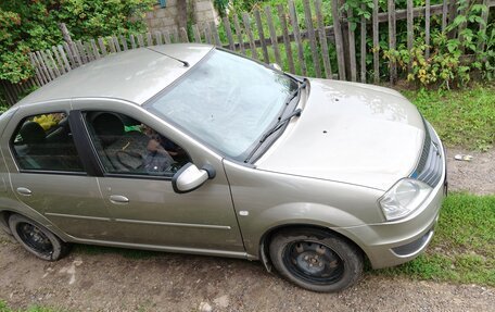 Renault Logan I, 2010 год, 400 000 рублей, 2 фотография