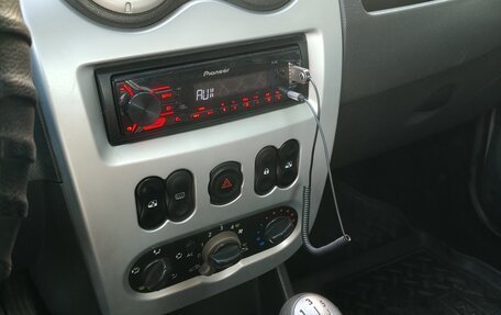 Renault Logan I, 2010 год, 400 000 рублей, 4 фотография