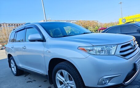 Toyota Highlander III, 2012 год, 1 960 000 рублей, 2 фотография
