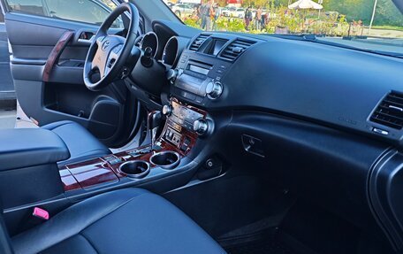 Toyota Highlander III, 2012 год, 1 960 000 рублей, 12 фотография