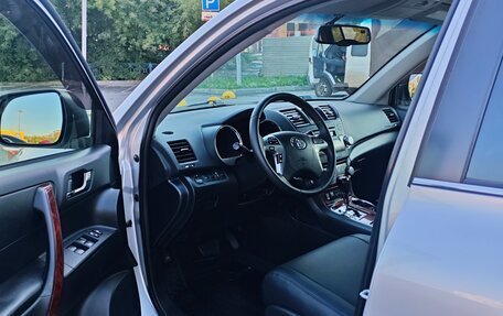 Toyota Highlander III, 2012 год, 1 960 000 рублей, 8 фотография