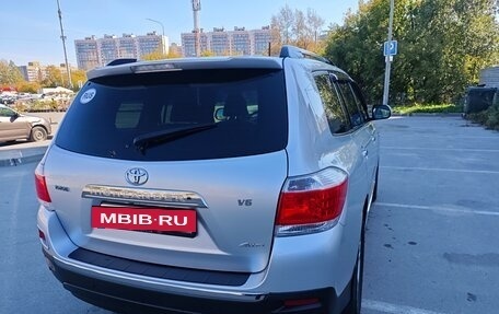 Toyota Highlander III, 2012 год, 1 960 000 рублей, 4 фотография
