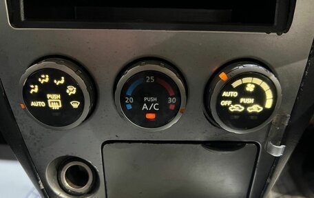 Nissan Wingroad III, 2003 год, 300 000 рублей, 24 фотография