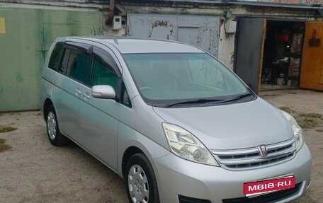 Toyota ISis I, 2010 год, 1 030 000 рублей, 1 фотография