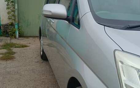 Toyota ISis I, 2010 год, 1 030 000 рублей, 4 фотография