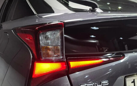 Toyota Prius IV XW50, 2022 год, 1 459 000 рублей, 6 фотография