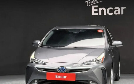 Toyota Prius IV XW50, 2022 год, 1 459 000 рублей, 2 фотография