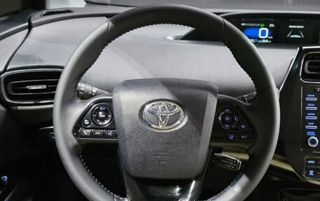 Toyota Prius IV XW50, 2022 год, 1 459 000 рублей, 9 фотография