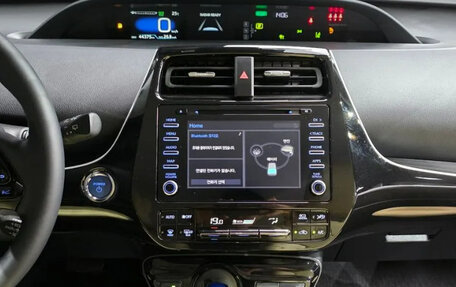 Toyota Prius IV XW50, 2022 год, 1 459 000 рублей, 12 фотография