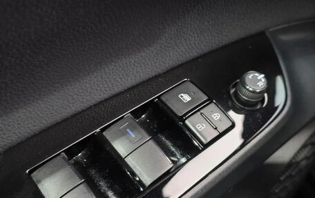 Toyota Prius IV XW50, 2022 год, 1 459 000 рублей, 20 фотография