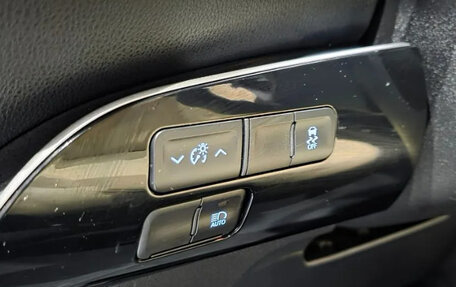 Toyota Prius IV XW50, 2022 год, 1 459 000 рублей, 21 фотография