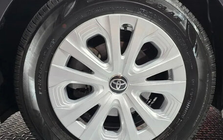 Toyota Prius IV XW50, 2022 год, 1 459 000 рублей, 27 фотография