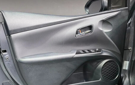 Toyota Prius IV XW50, 2022 год, 1 459 000 рублей, 23 фотография