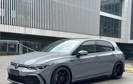 Volkswagen Golf VIII, 2023 год, 1 699 003 рублей, 1 фотография