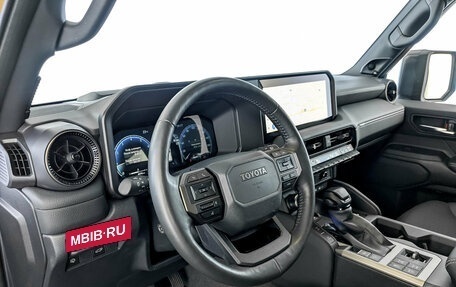 Toyota Land Cruiser Prado, 2024 год, 9 950 000 рублей, 16 фотография