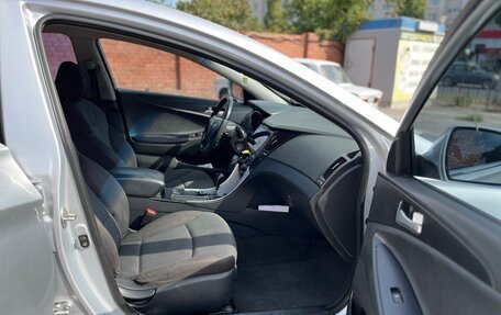 Hyundai Sonata VI, 2011 год, 800 000 рублей, 9 фотография