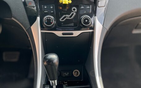 Hyundai Sonata VI, 2011 год, 800 000 рублей, 13 фотография