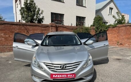 Hyundai Sonata VI, 2011 год, 800 000 рублей, 12 фотография